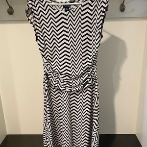 En Focus Petite white/black dress. Size 12p